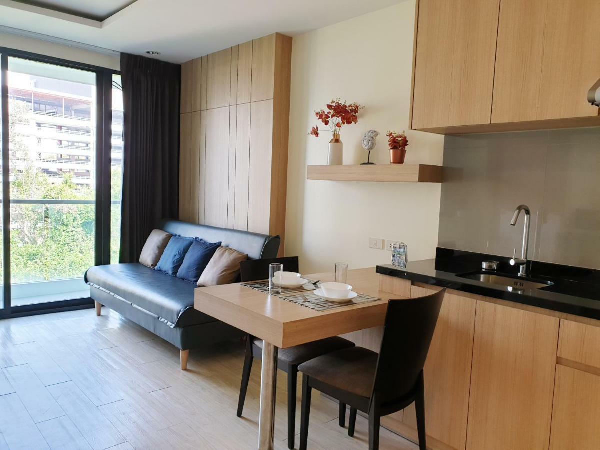 Appartement The Chezz By Patsamon à Pattaya Extérieur photo