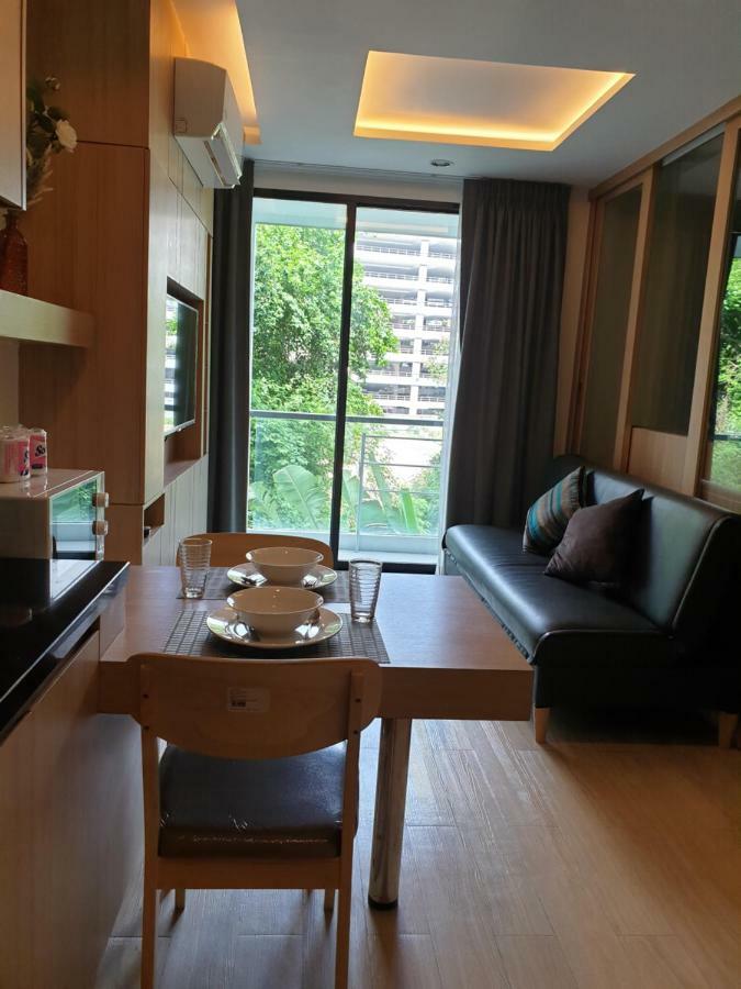 Appartement The Chezz By Patsamon à Pattaya Extérieur photo